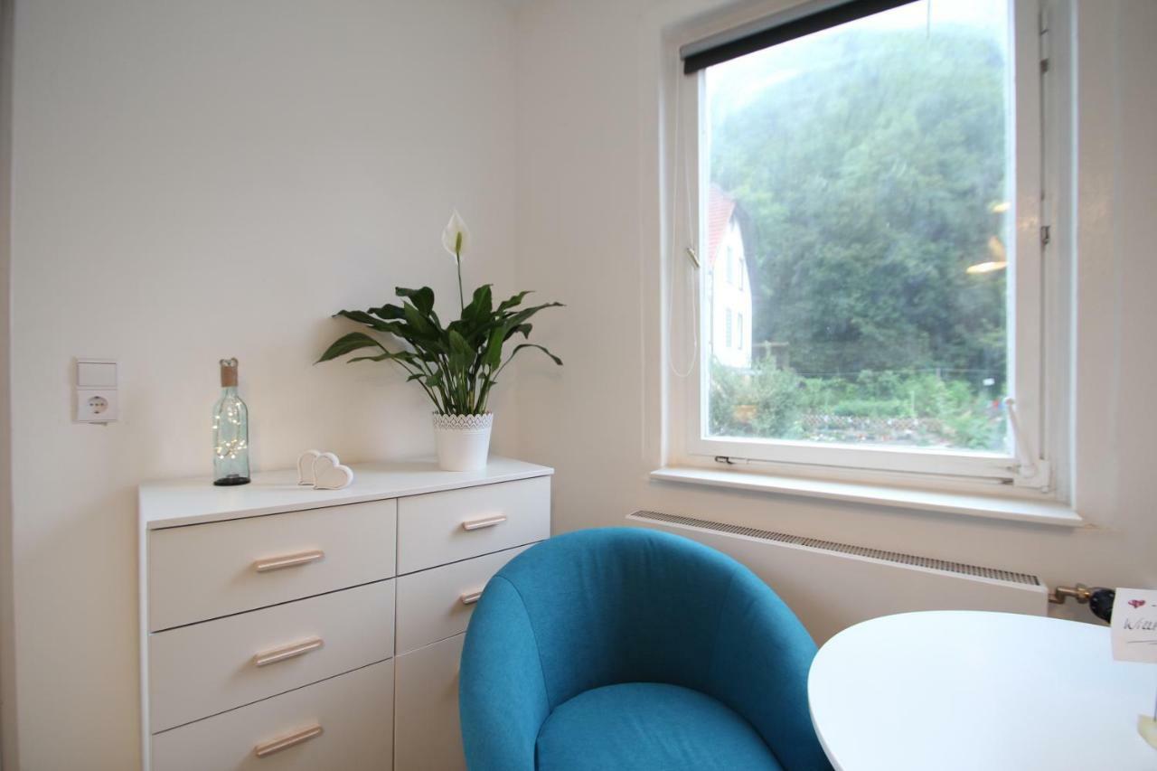 Moderne, helle 1 Zimmer-Wohnung in Citylage Bad Urach Exterior foto